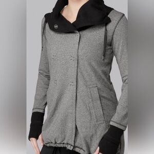 Lululemon Gratitude wrap size 8 in very good condition